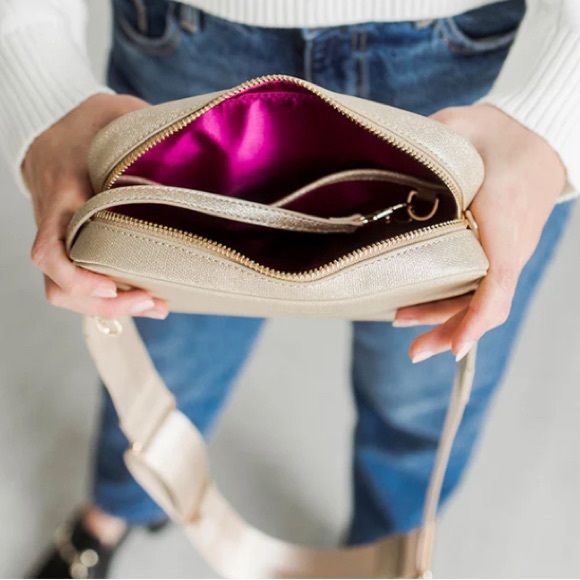 NWT White Elm Limited Edition Color Gold Sparkle Bexley with Dust bag - Picture 2 of 9